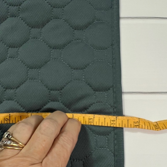 Small reusable Pet waterproof training pad approx 20x14” washable - Picture 4 of 6